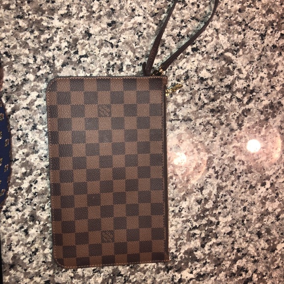 Louis Vuitton Neverfull mm wristlet - Picture 2 of 2